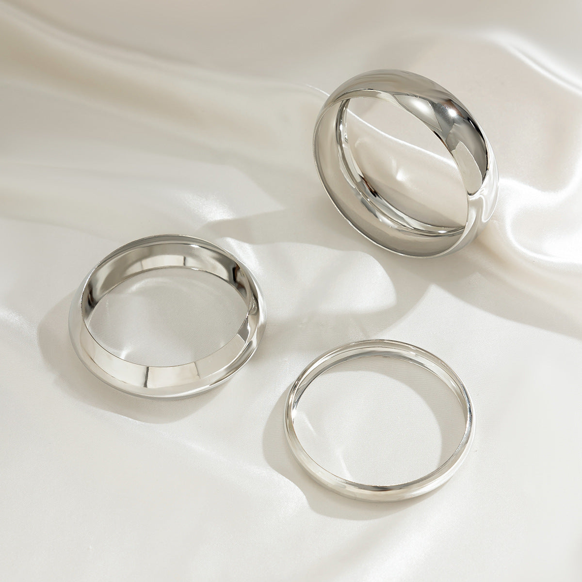 Circular Fashion Closed Loop Bracelet Chain Wide Multi Layer Simple Bracelet Set