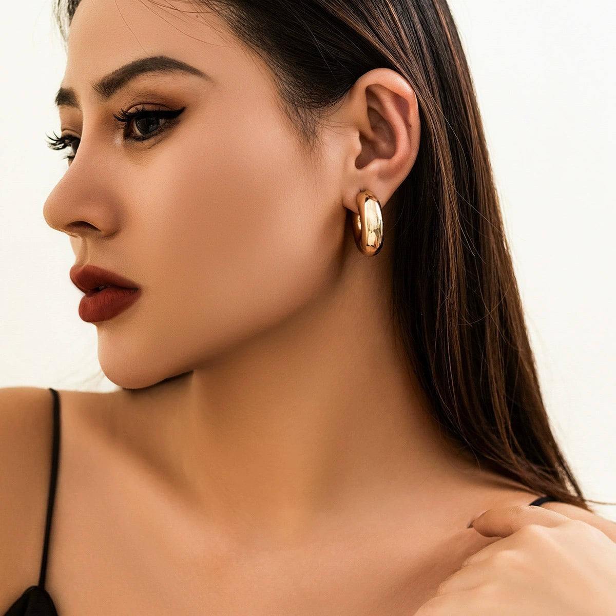 Simple C-shaped ear hole free colored single ear bone clip with versatile temperament and smooth opening ear clip