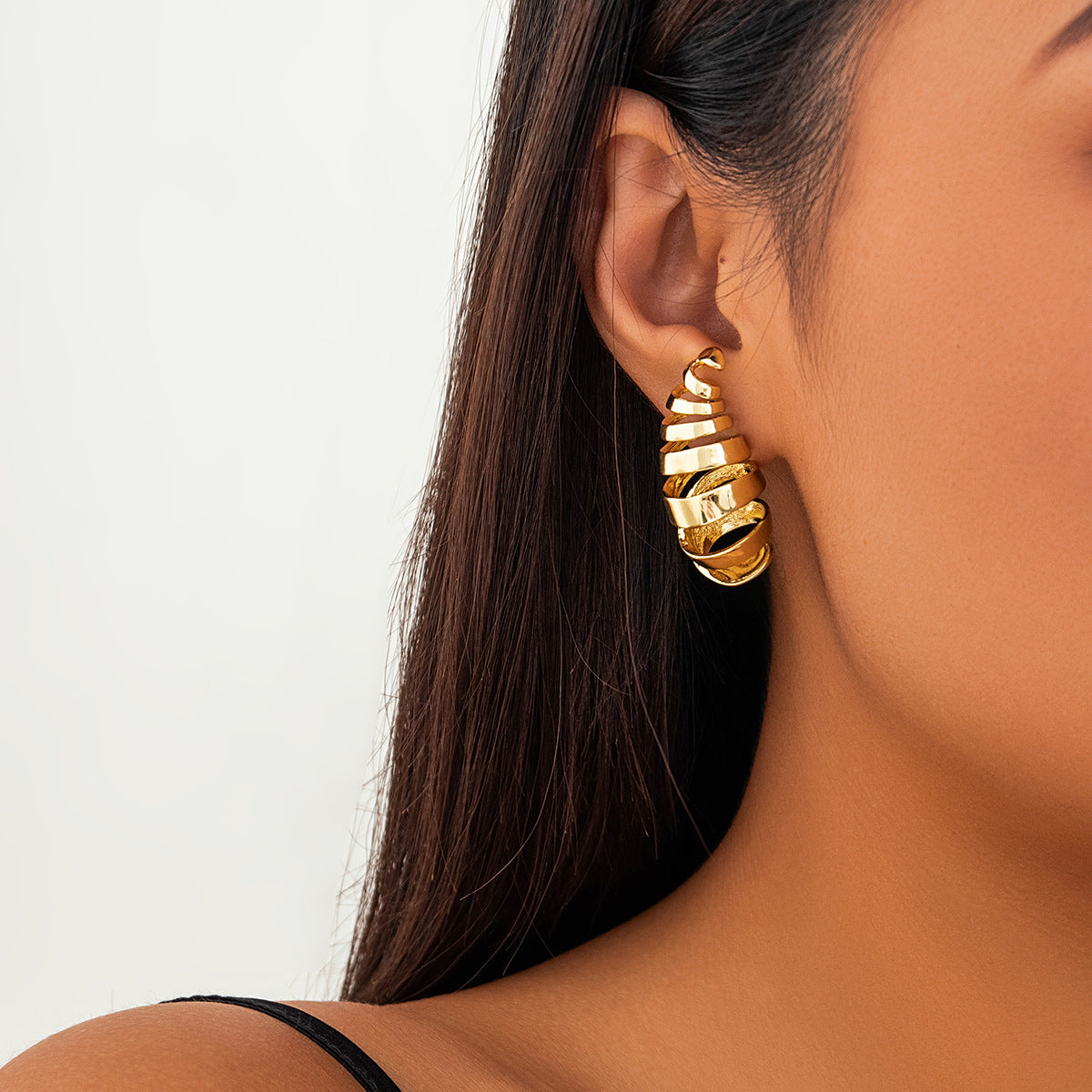 Exaggerated French round metal earrings with simple irregular texture earrings, niche