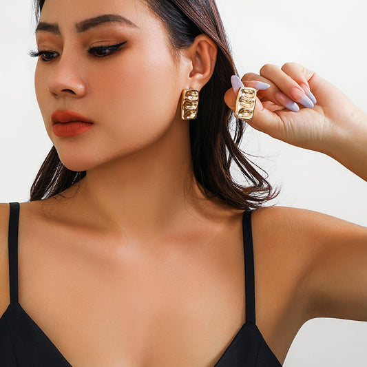Exaggerated French geometric fashion round metal earrings with simple irregular texture earrings, niche