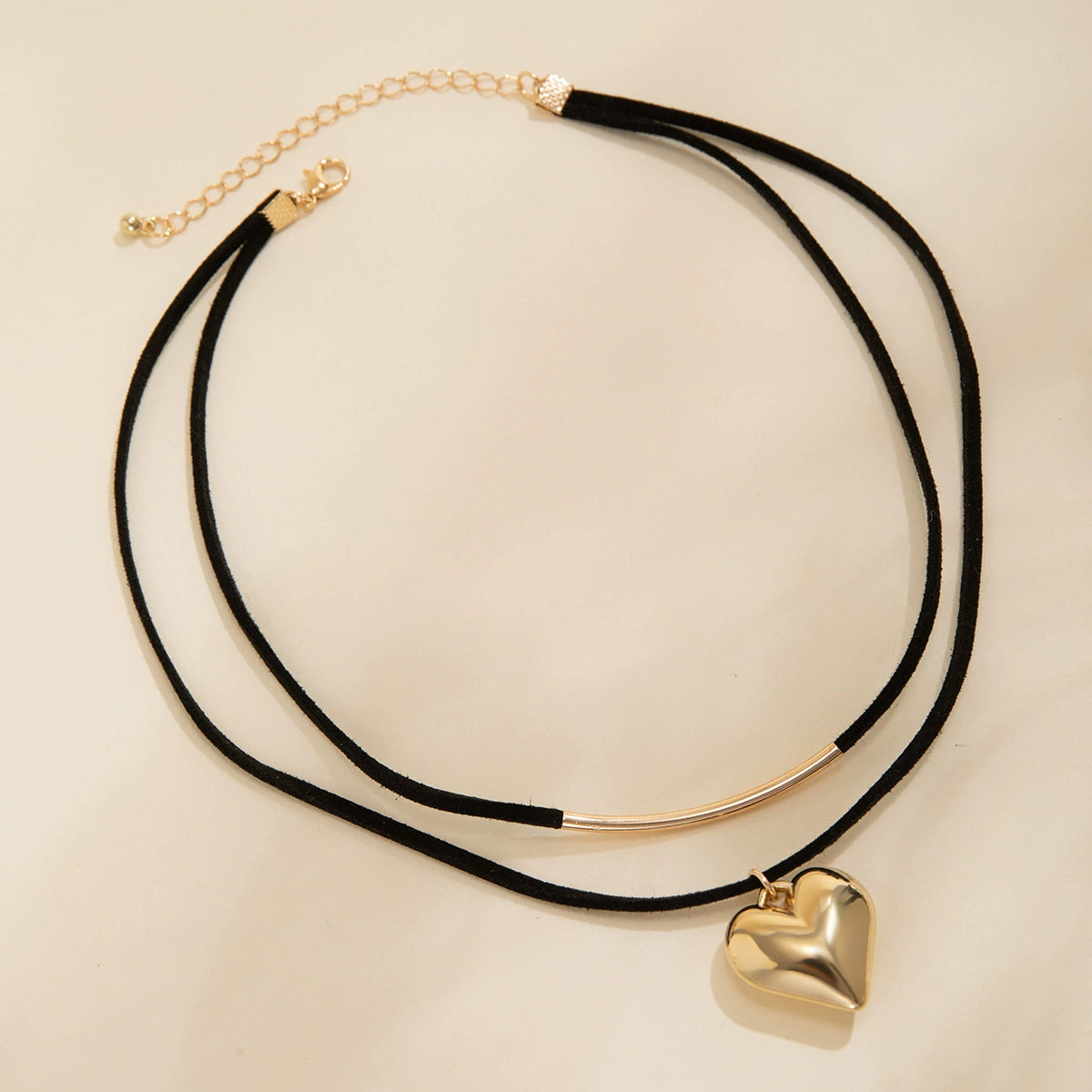 Black rope velvet geometric small heart necklace with simple curved tube heart Necklace