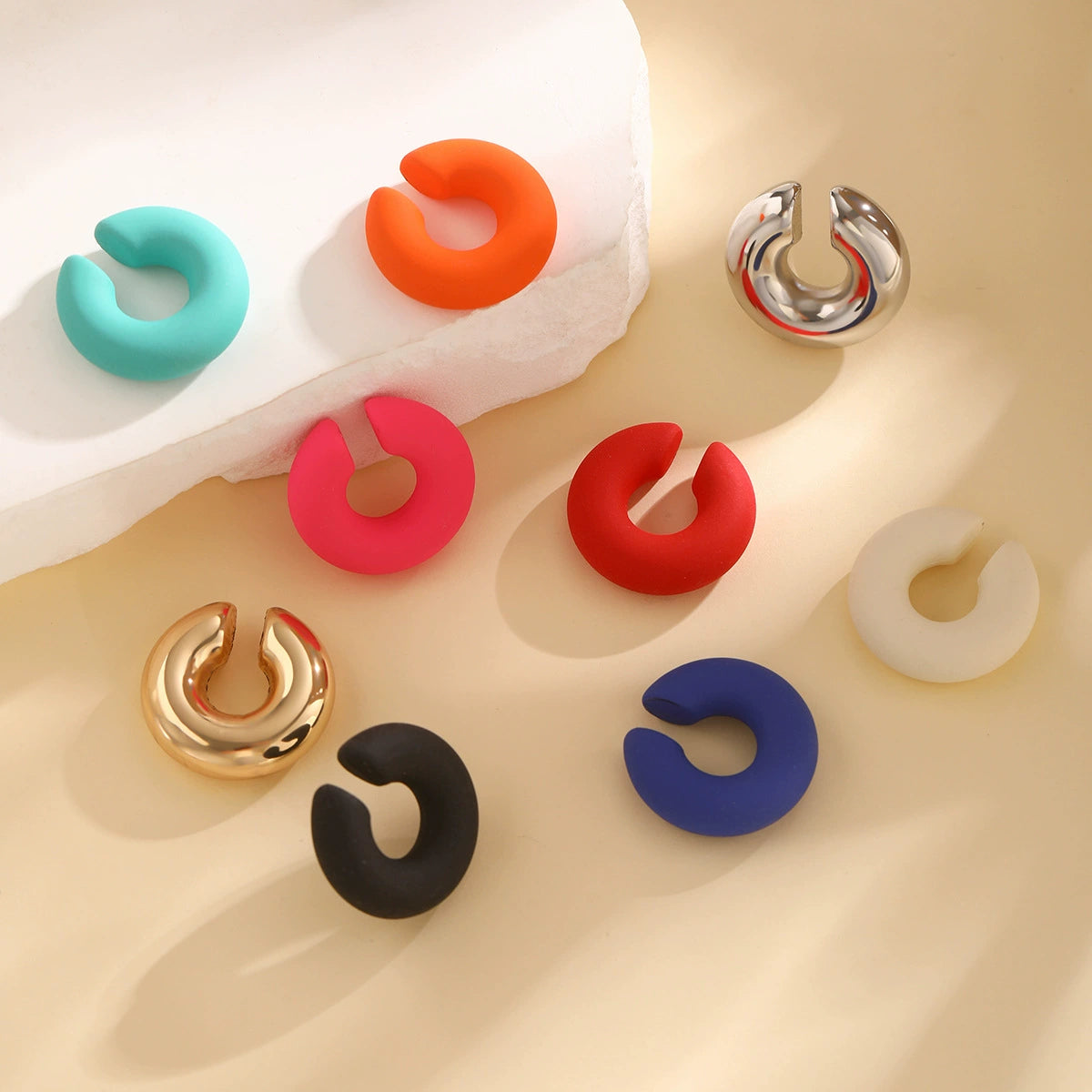 Simple C-shaped ear hole free colored single ear bone clip with versatile temperament and smooth opening ear clip