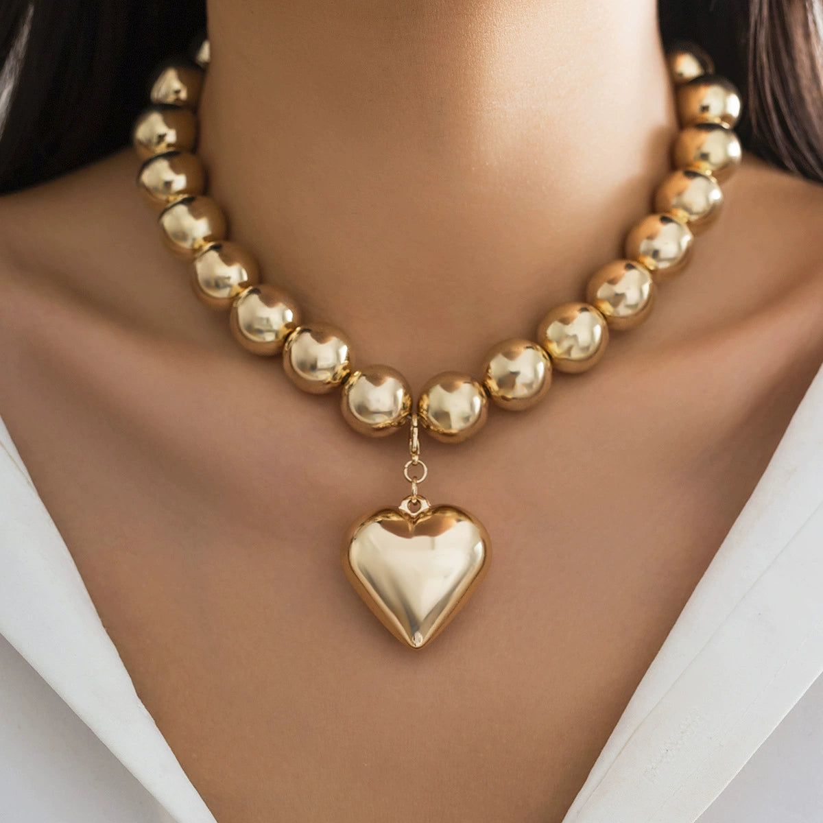 Exaggerated circular punk heart-shape choker necklace for women, hot-selling geometric bead necklace, cross-border jewelry .