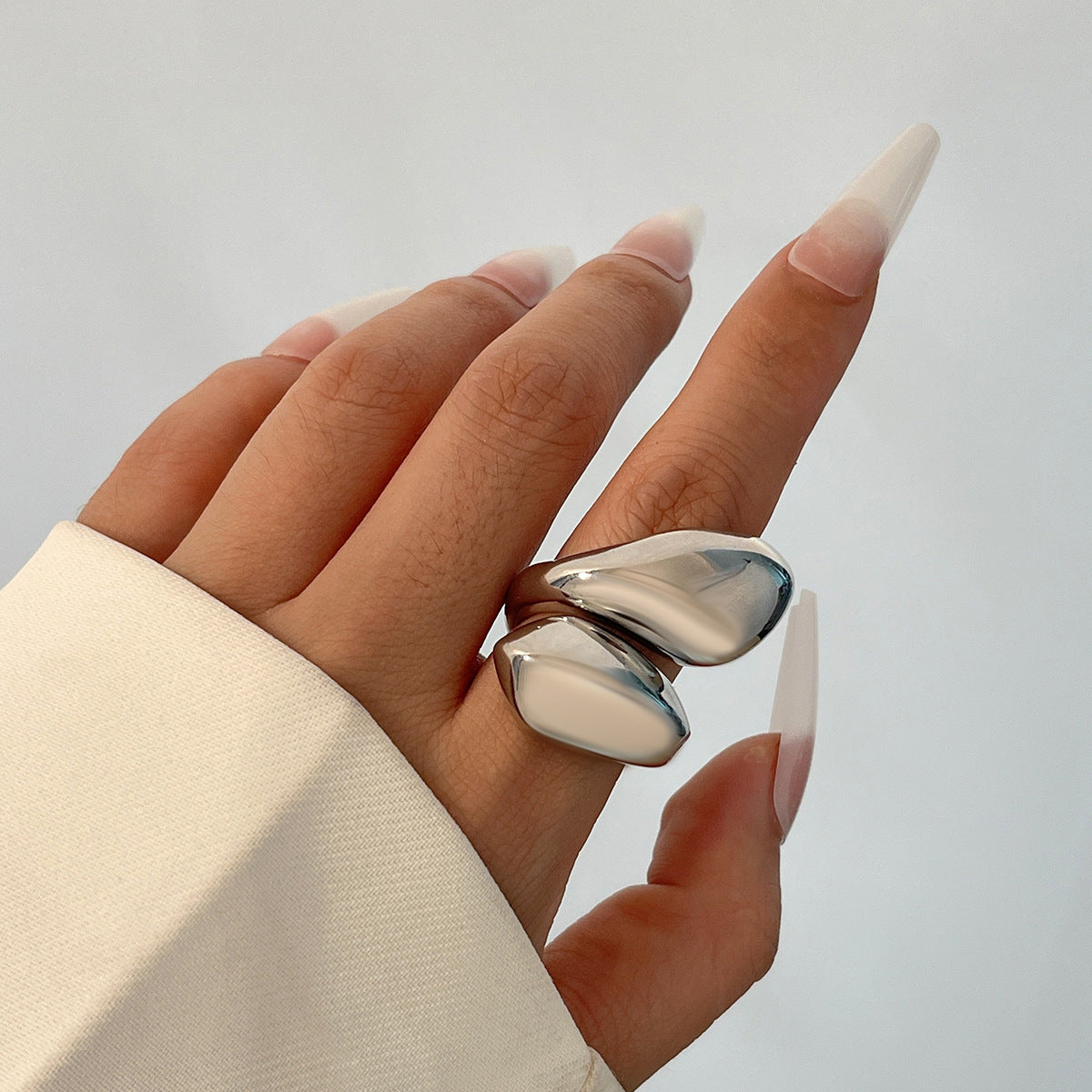 Hip hop style oversized irregular smooth twisted ring, droplet alloy pleated ring