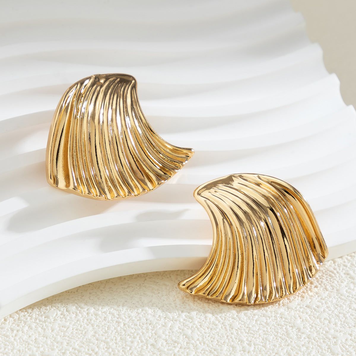 Metal shell ocean style niche earrings retro versatile cool style striped earrings for women