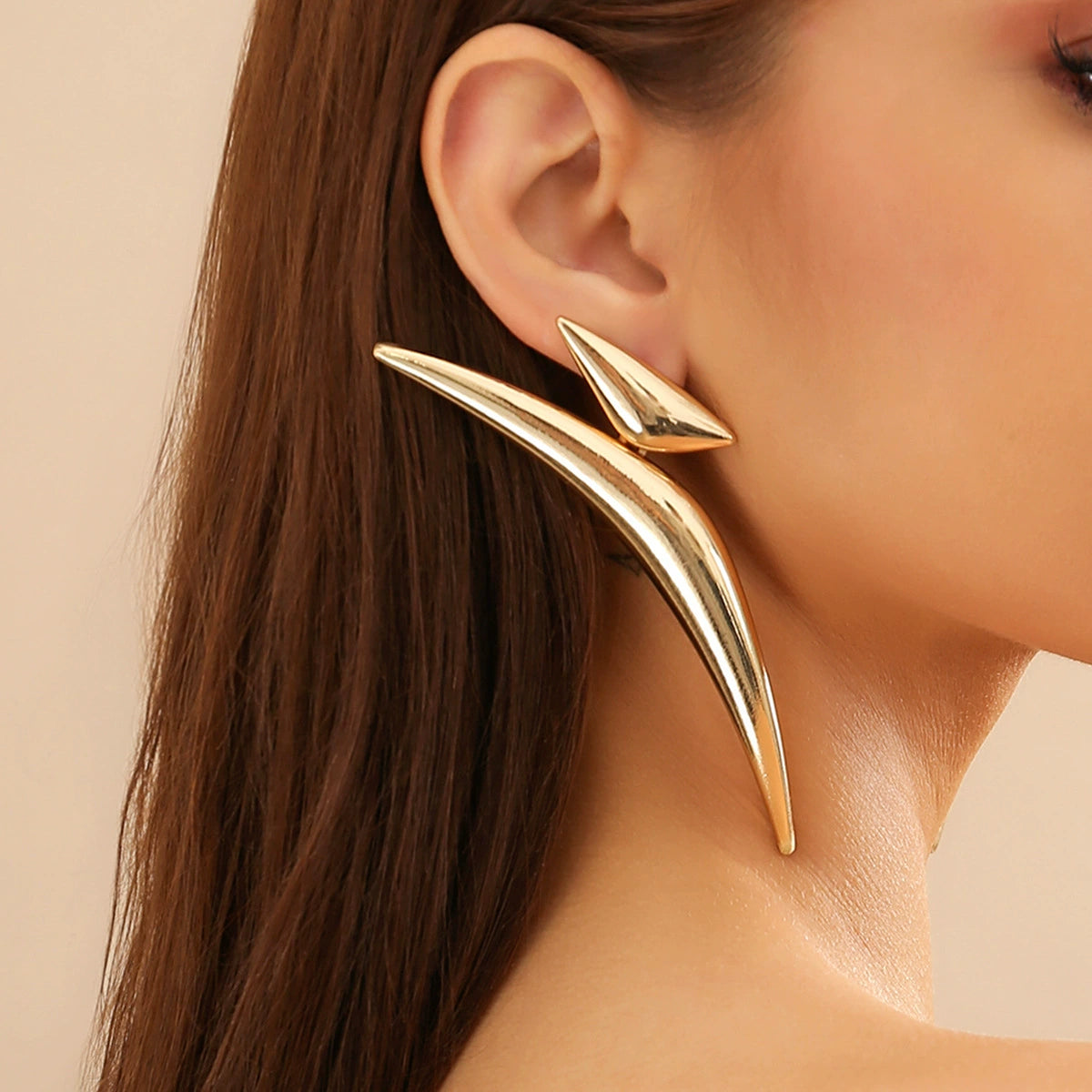 Exaggerated geometric triangle bend personalized earrings, cross-border hot selling, simple design, sharp corner earring accessories