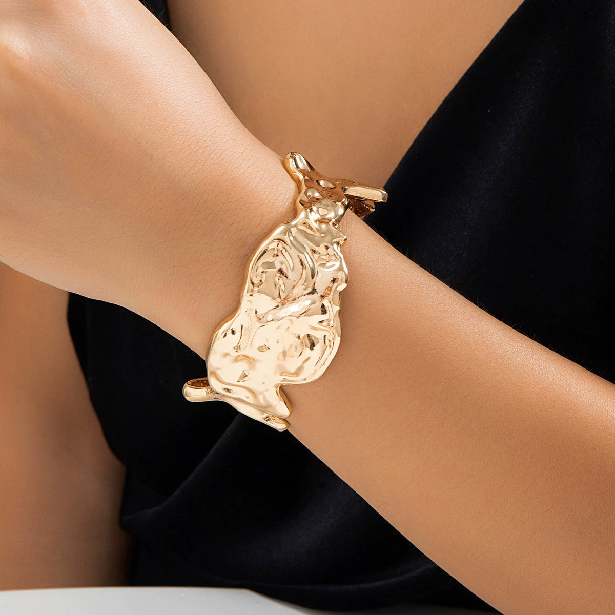 Design inspired liquid irregular lava bracelet, fashionable and niche texture, pleated and open mouth bracelet for women