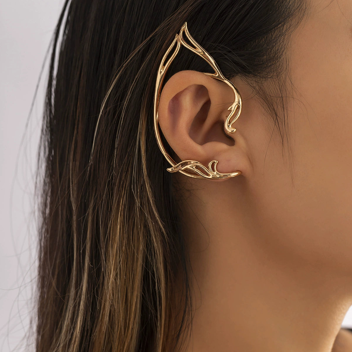 Simple and personalized hollow cat ears with sweet and cool contours, niche ear clips without ear holes, versatile elf ear hooks, and earrings(single))