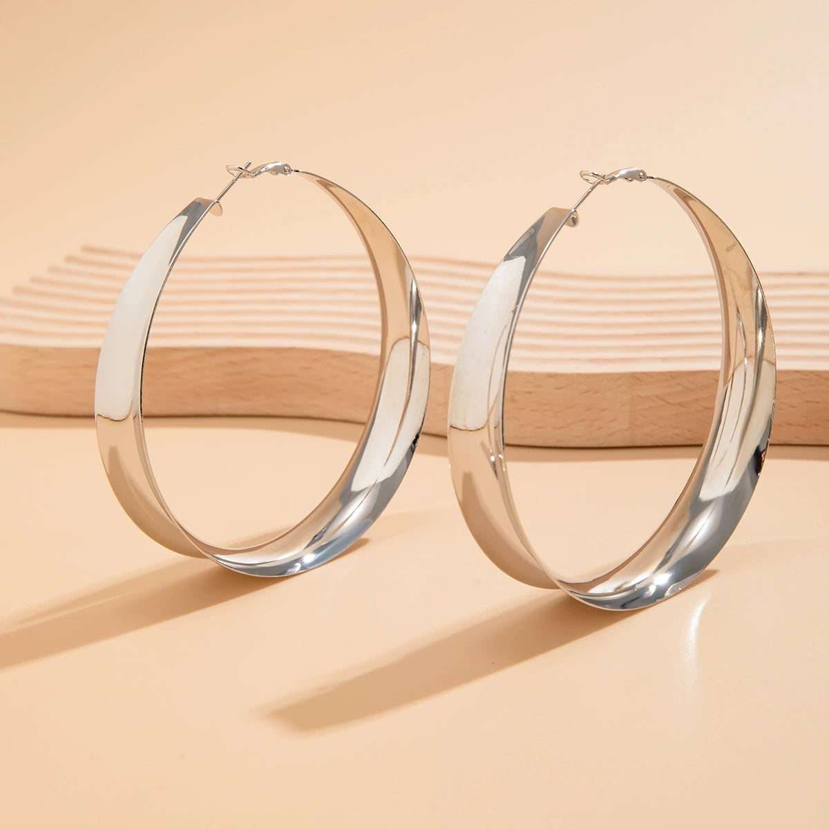 14K Exaggerated metal large circle earrings for women's fashion show, geometric hollow out bright surface earrings