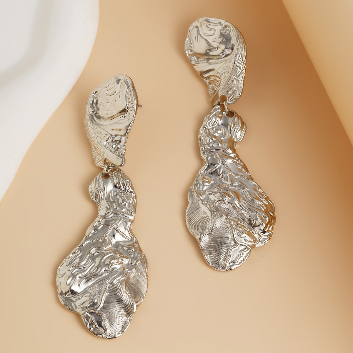 Ins personalized pleated hollow peach heart earrings with diverse combinations of sunflower alloy earrings