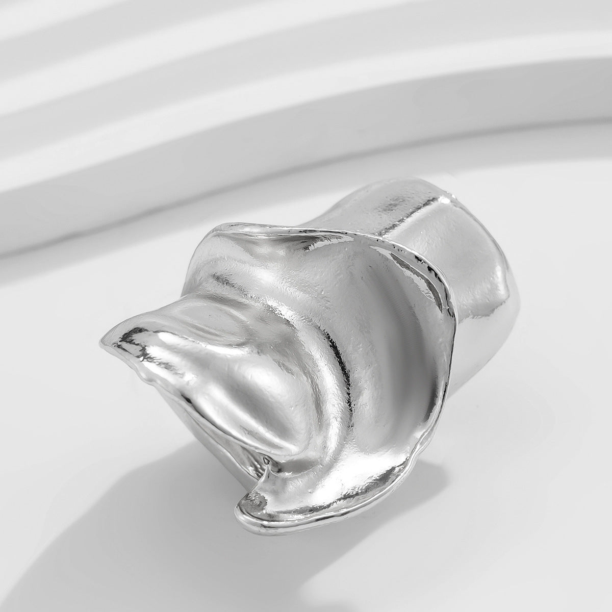 Hip hop style oversized irregular smooth twisted ring, droplet alloy pleated ring