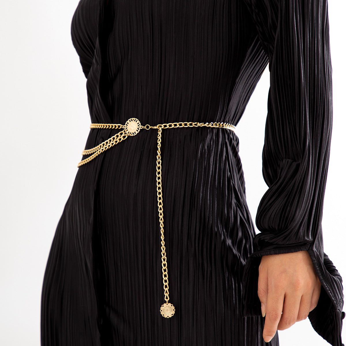 Alloy multi-layer exaggerated body chain, female queen portrait, retro street photoshoot, waist chain