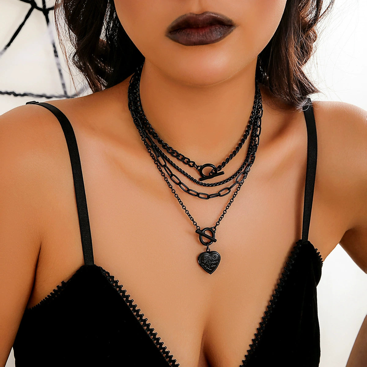 Hip hop spicy girl cold style black suit accessories, metal peach heart Halloween jewelry necklace, female
