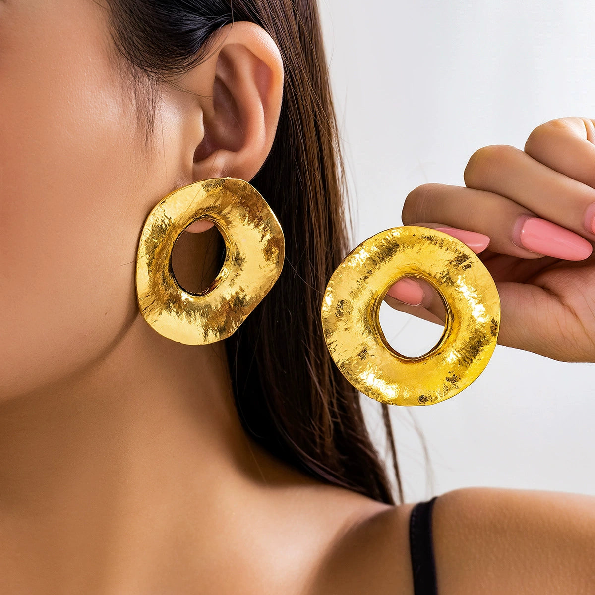 14K Exaggerated French Geometric Fashion Round Metal Earrings with Simple Irregular Texture Earrings, niche